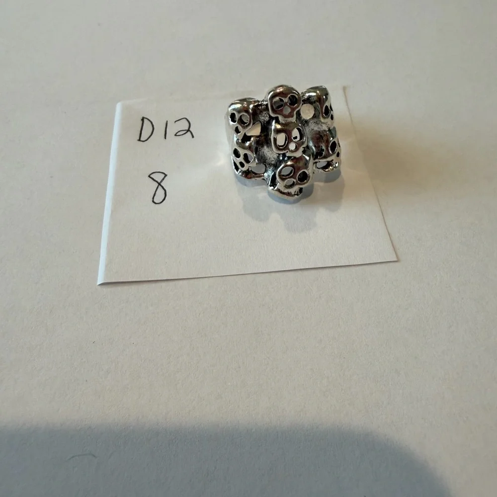 Silver‎ Skull Ring